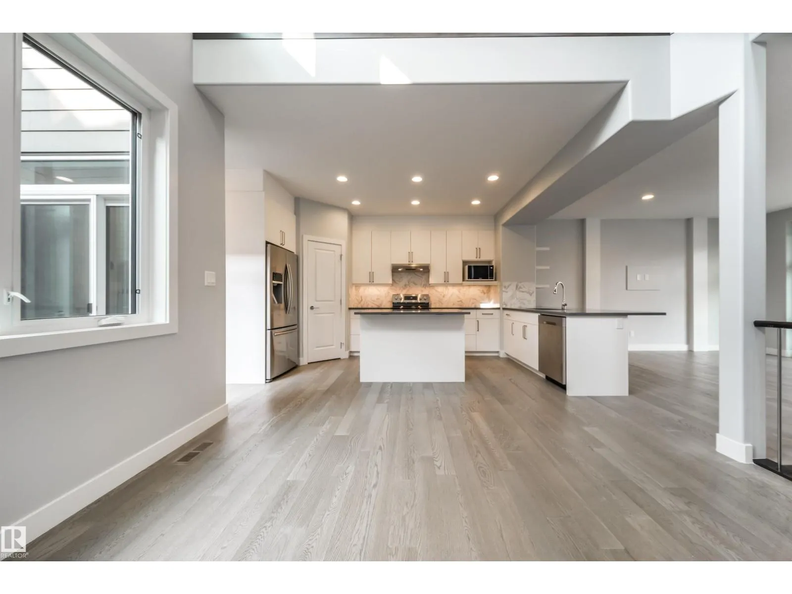 120 SALISBURY WY
