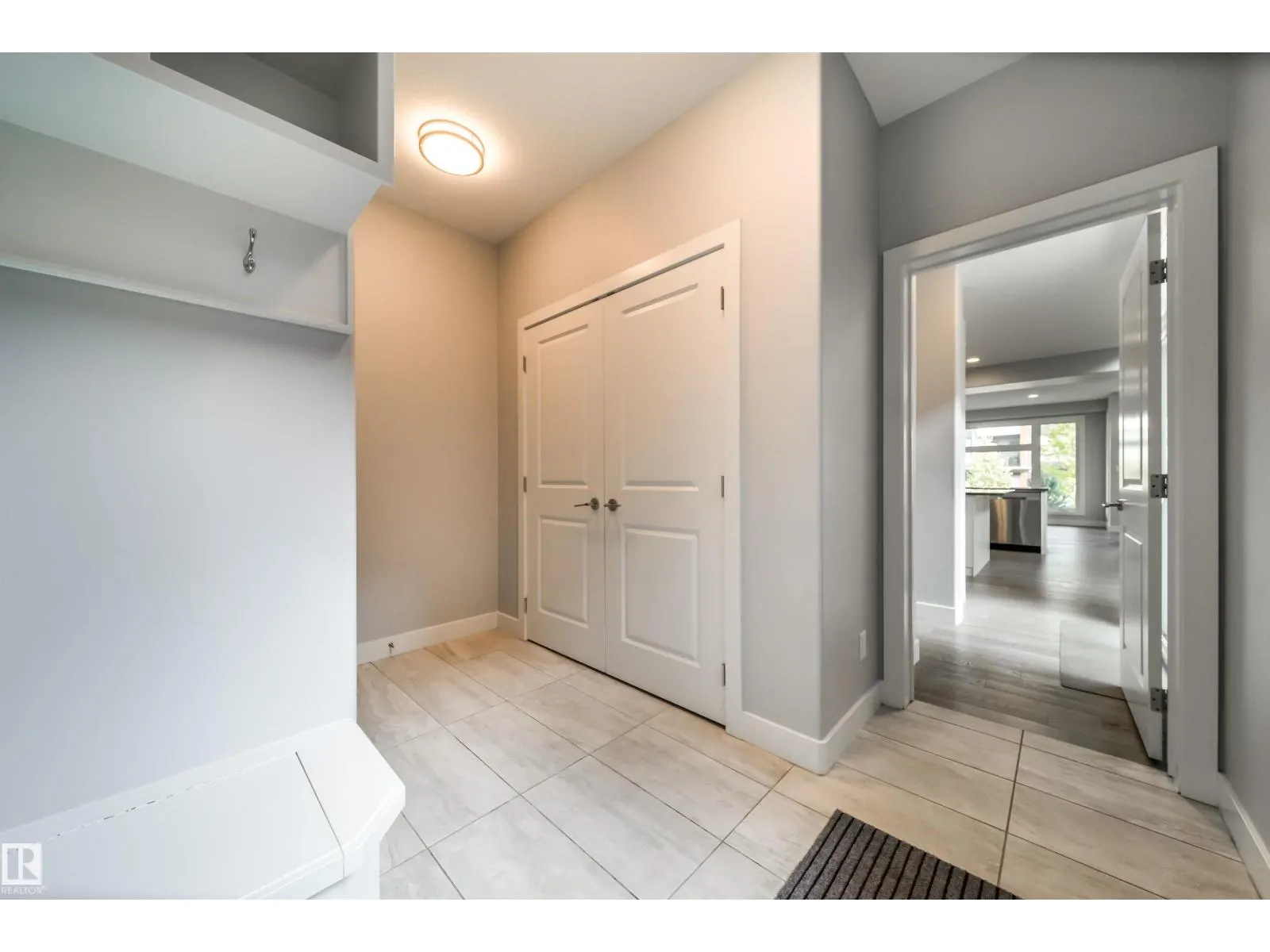 120 SALISBURY WY
