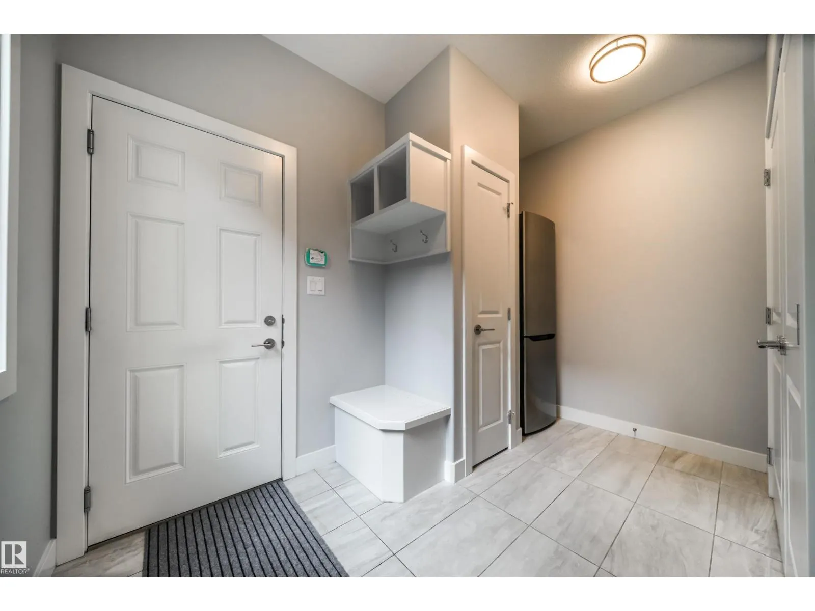 120 SALISBURY WY