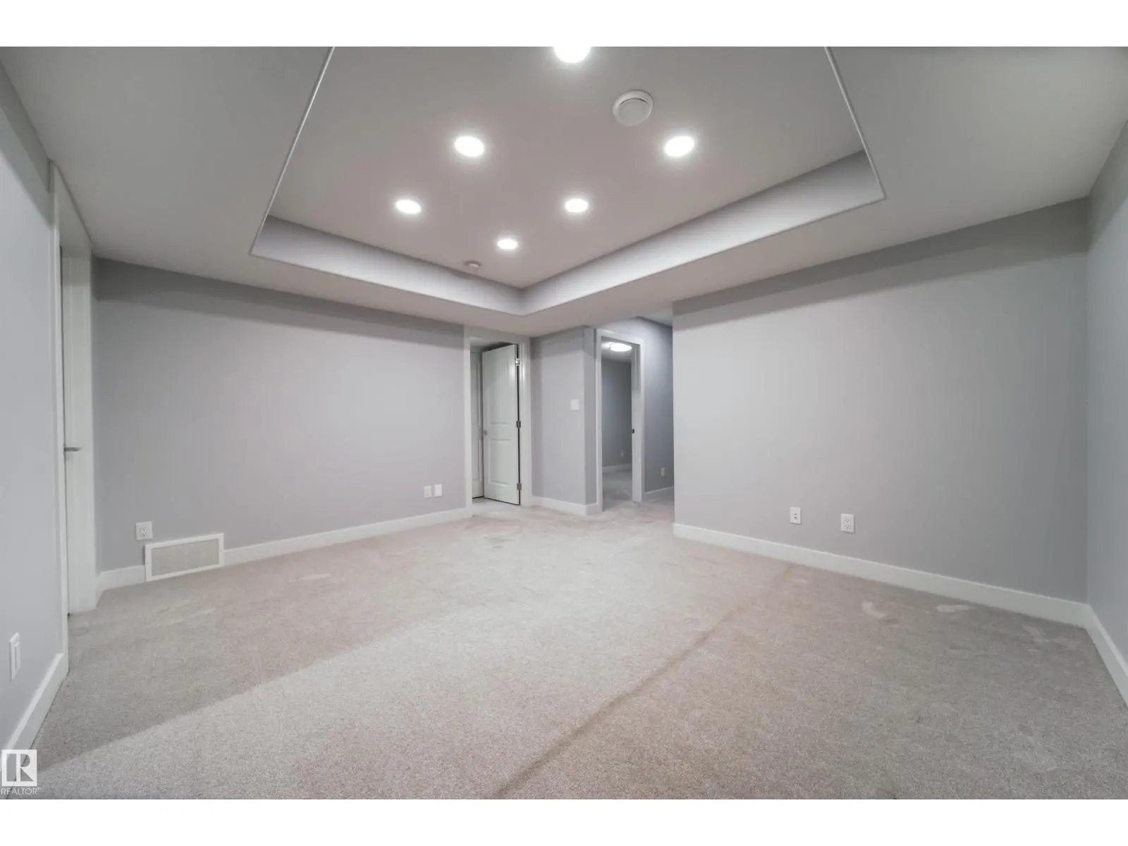 120 SALISBURY WY