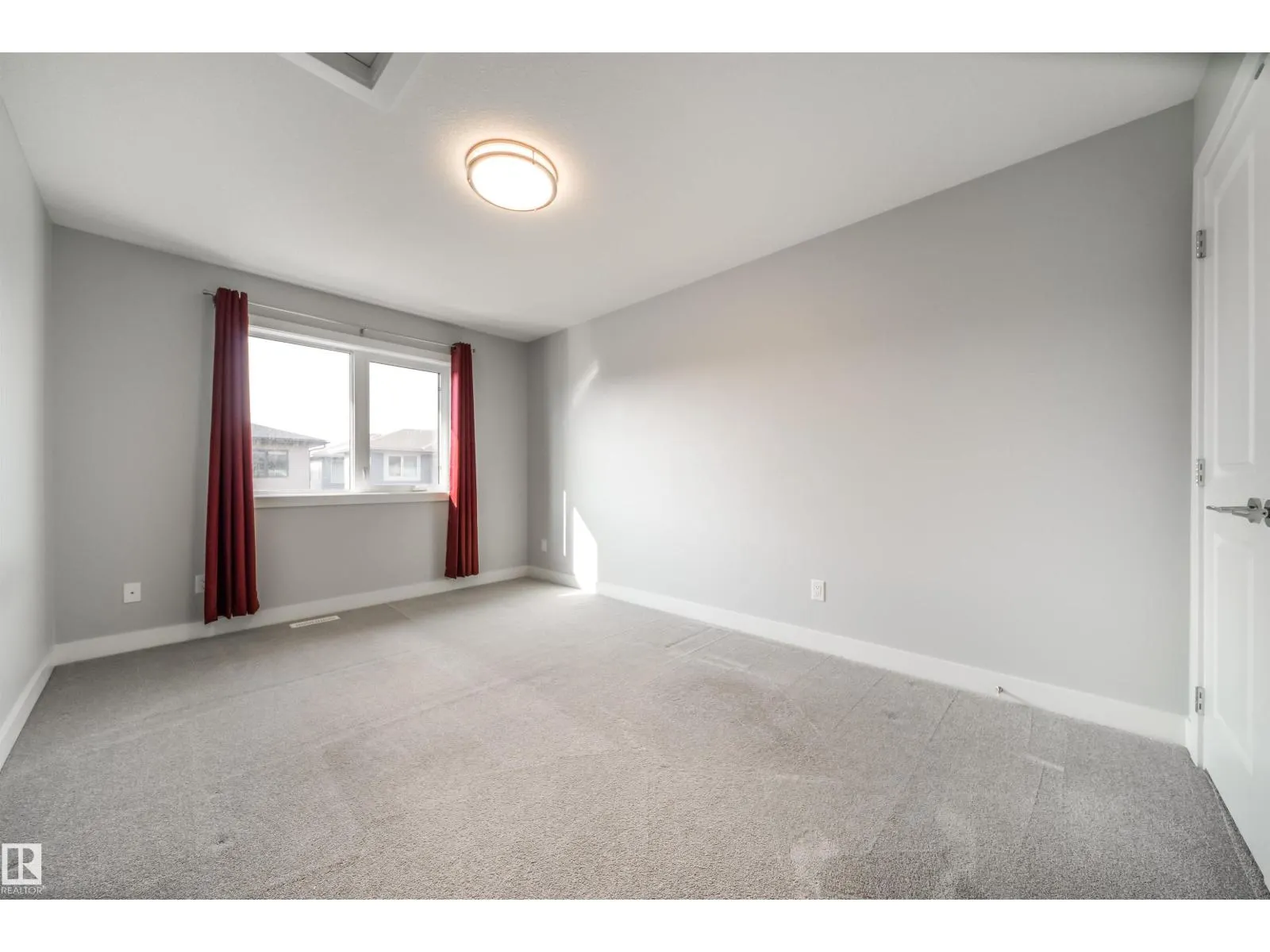 120 SALISBURY WY