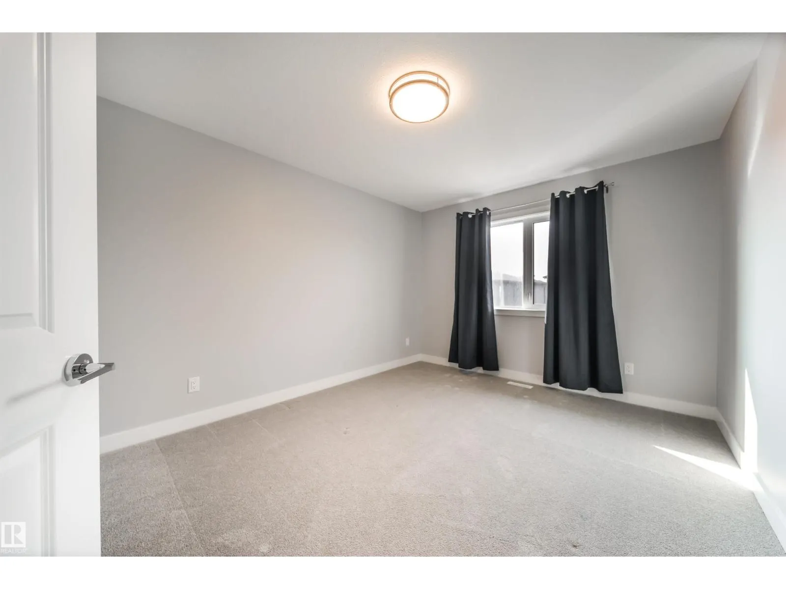 120 SALISBURY WY