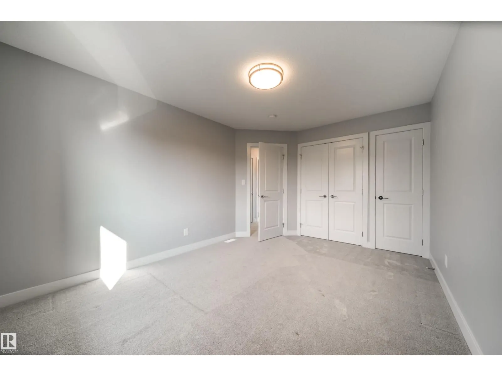 120 SALISBURY WY