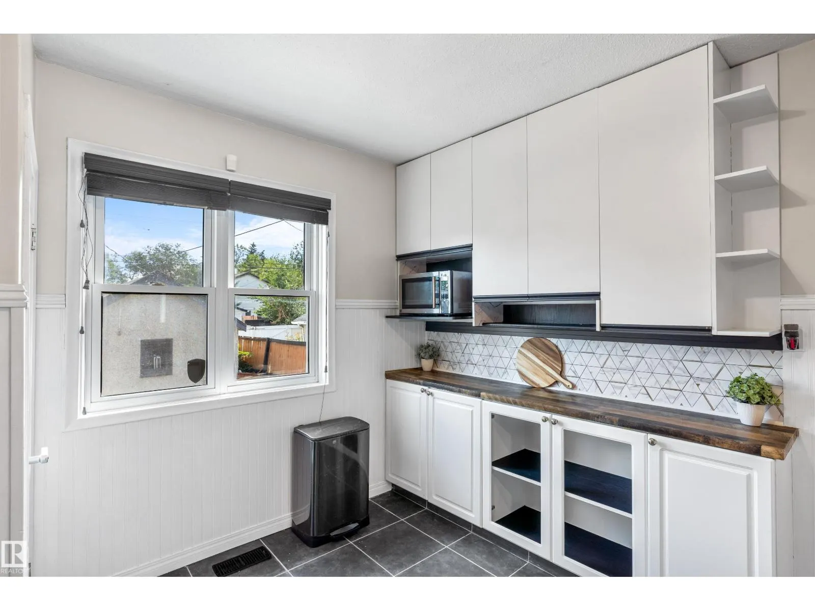 11711 94 ST NW