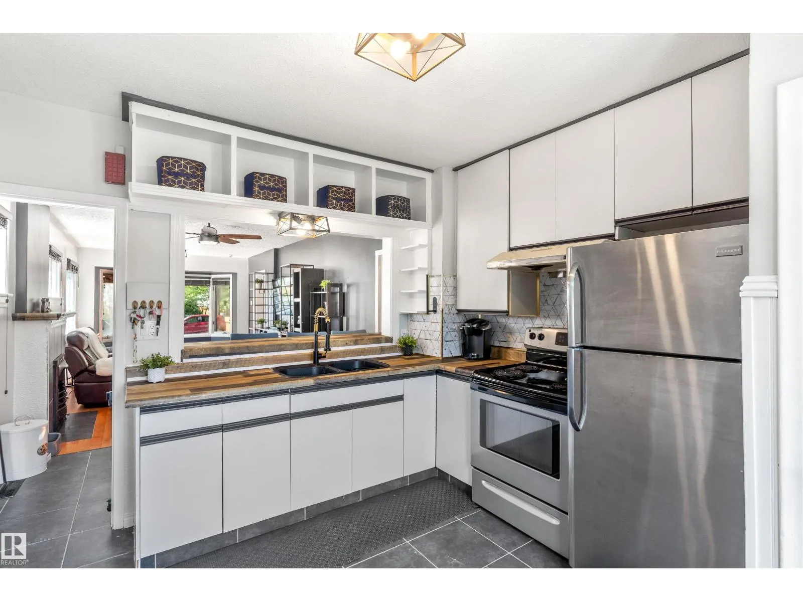 11711 94 ST NW