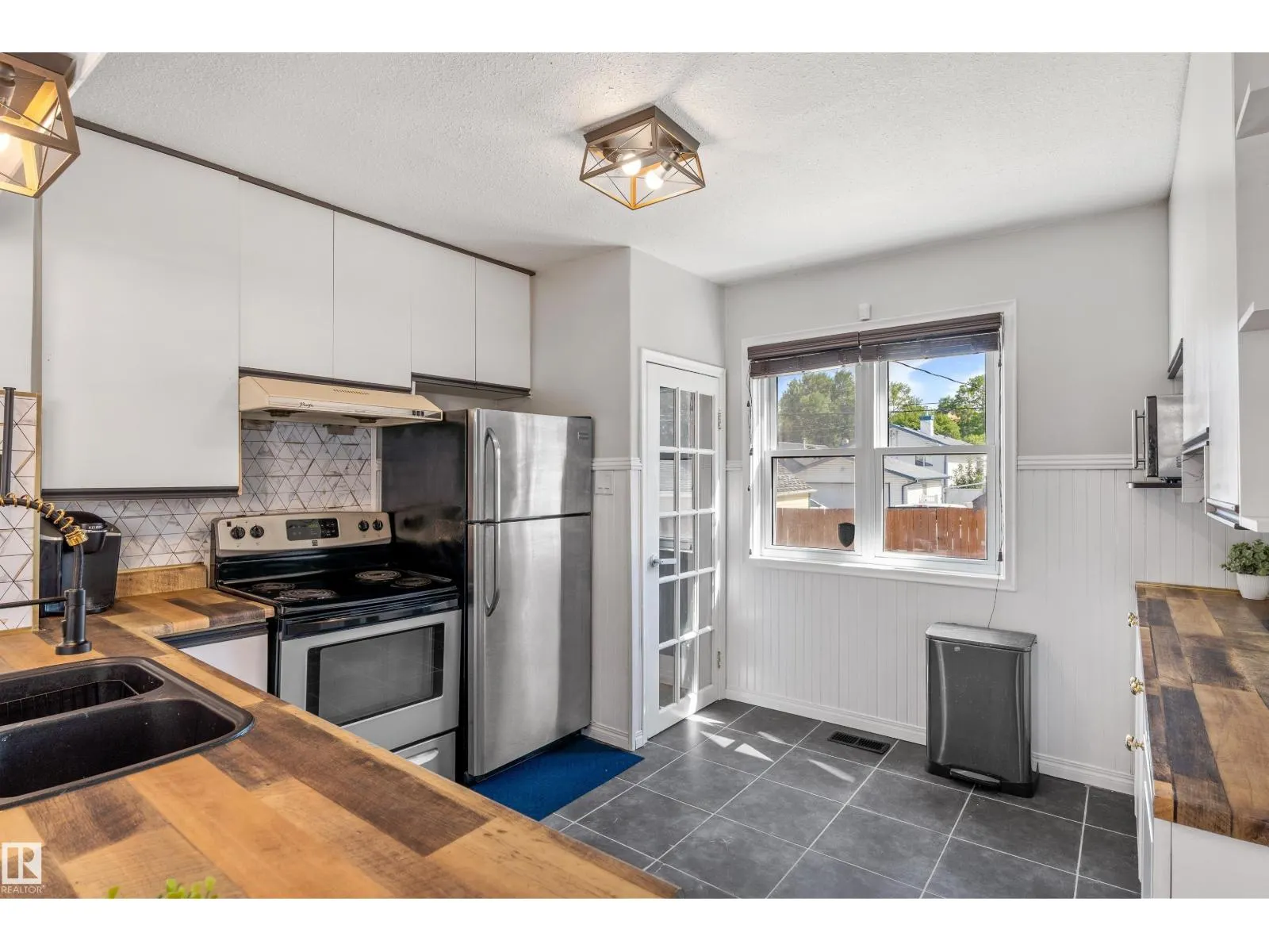 11711 94 ST NW
