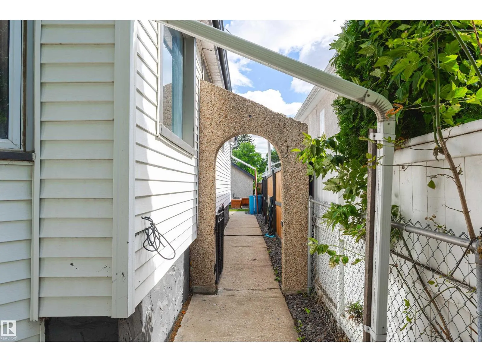 11711 94 ST NW