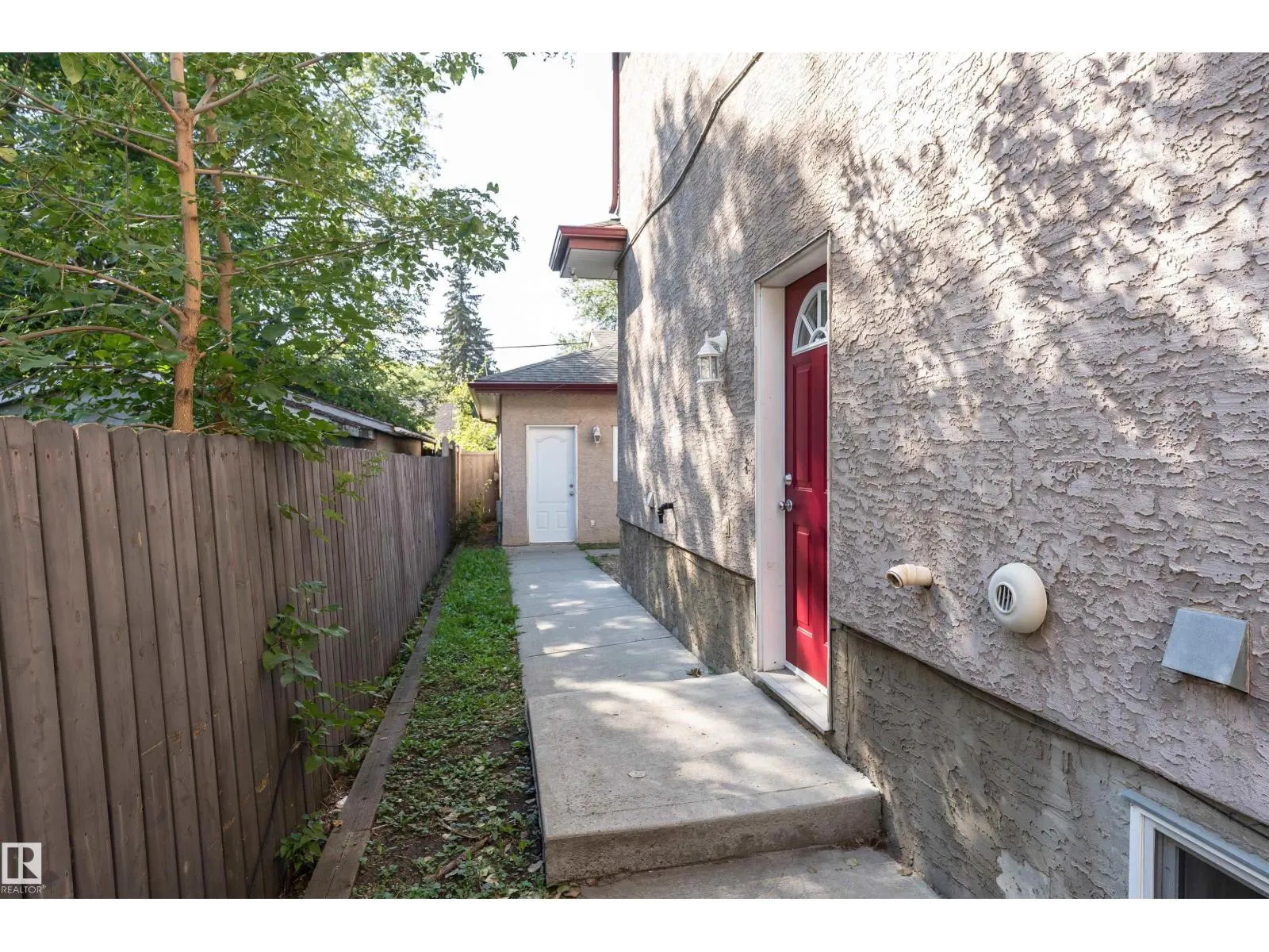 6511 109 ST NW