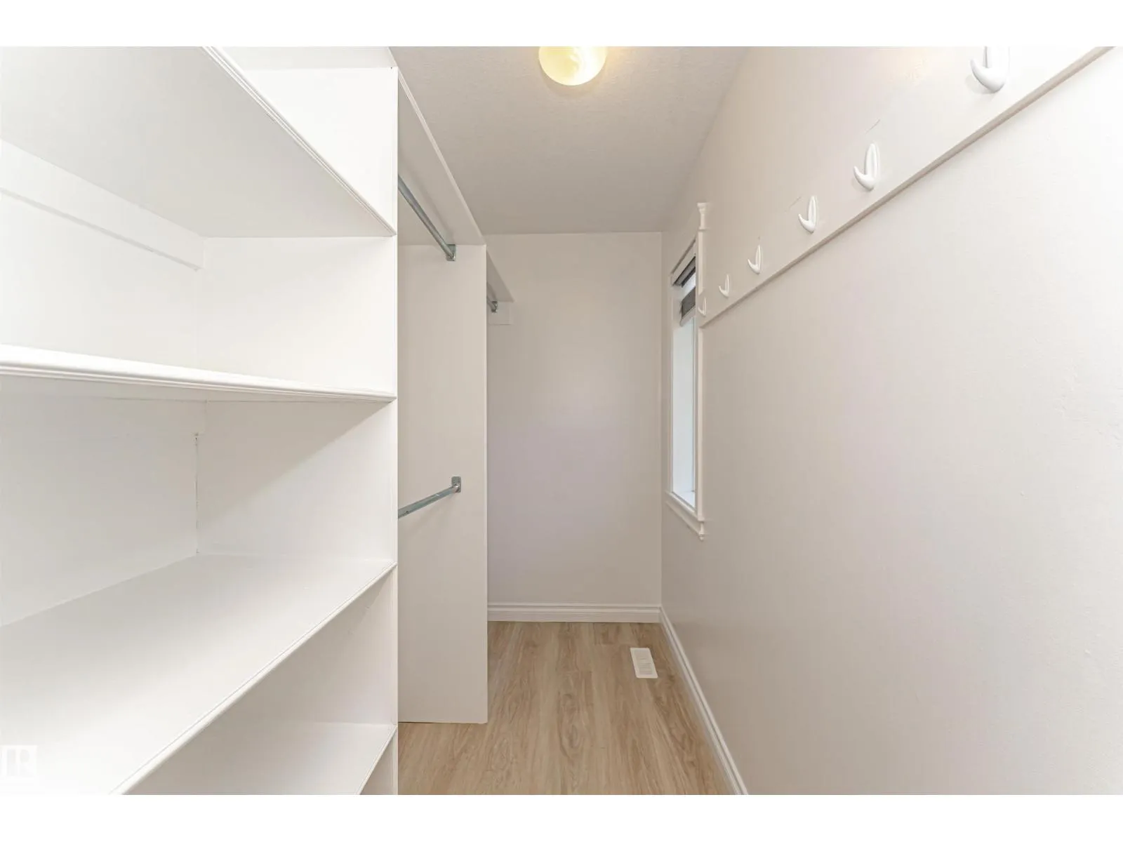 10847 66 AV NW