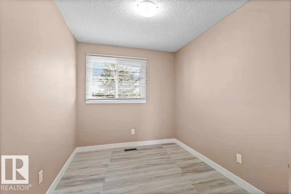 17357 85 AV NW