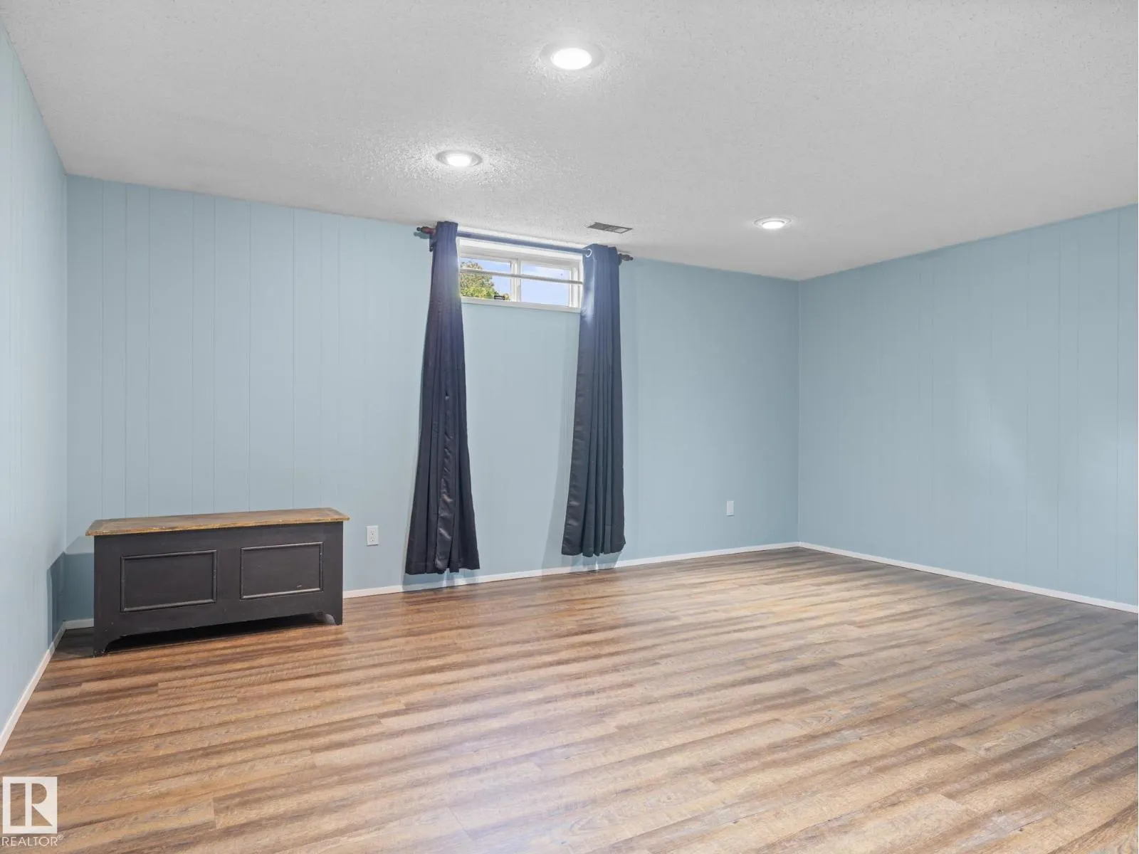 8816 185 ST NW