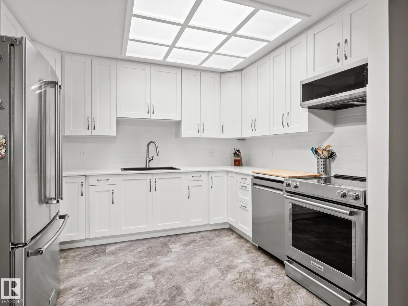 8816 185 ST NW