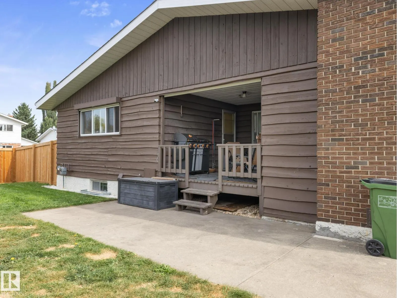 8816 185 ST NW