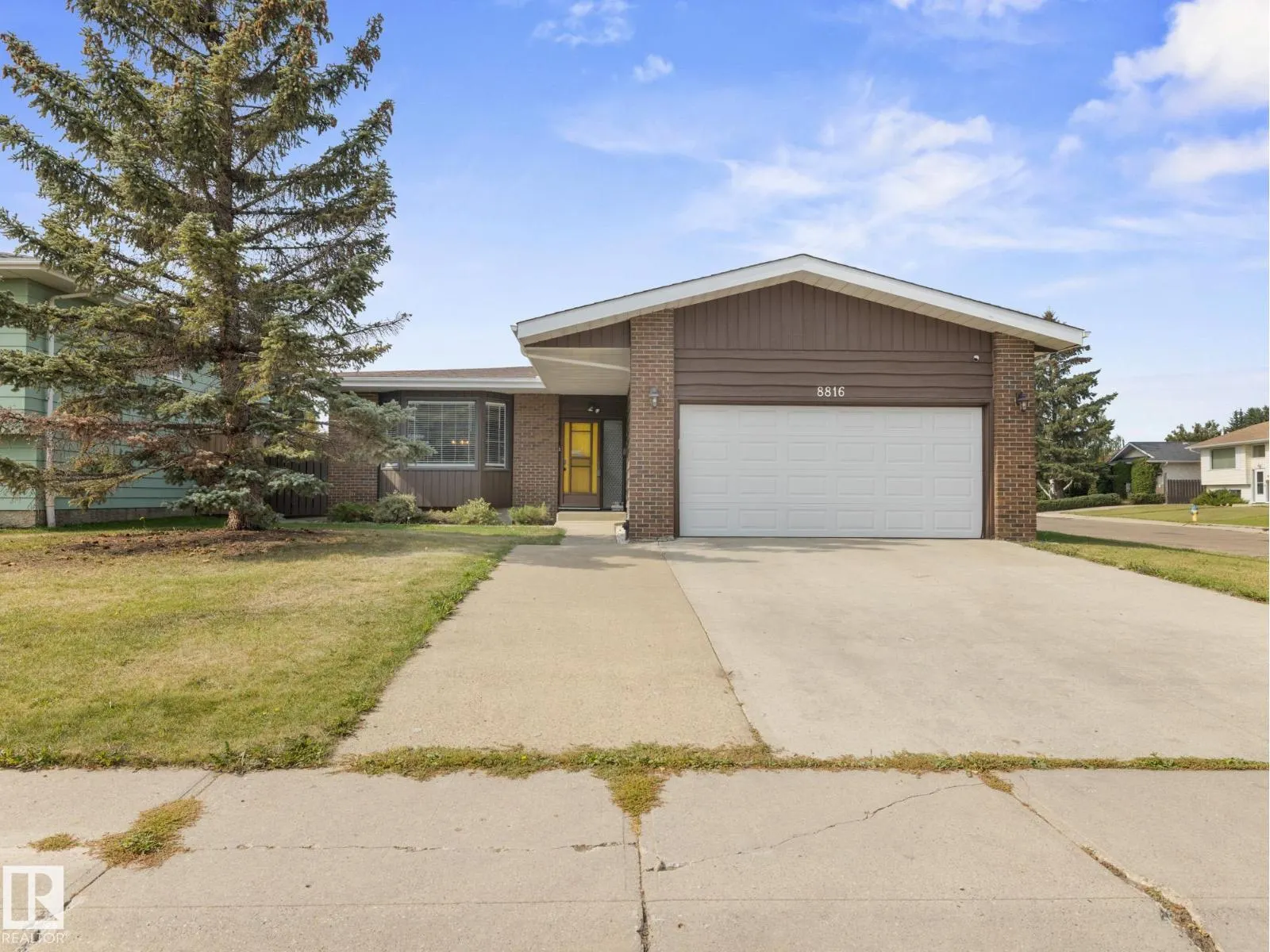 8816 185 ST NW