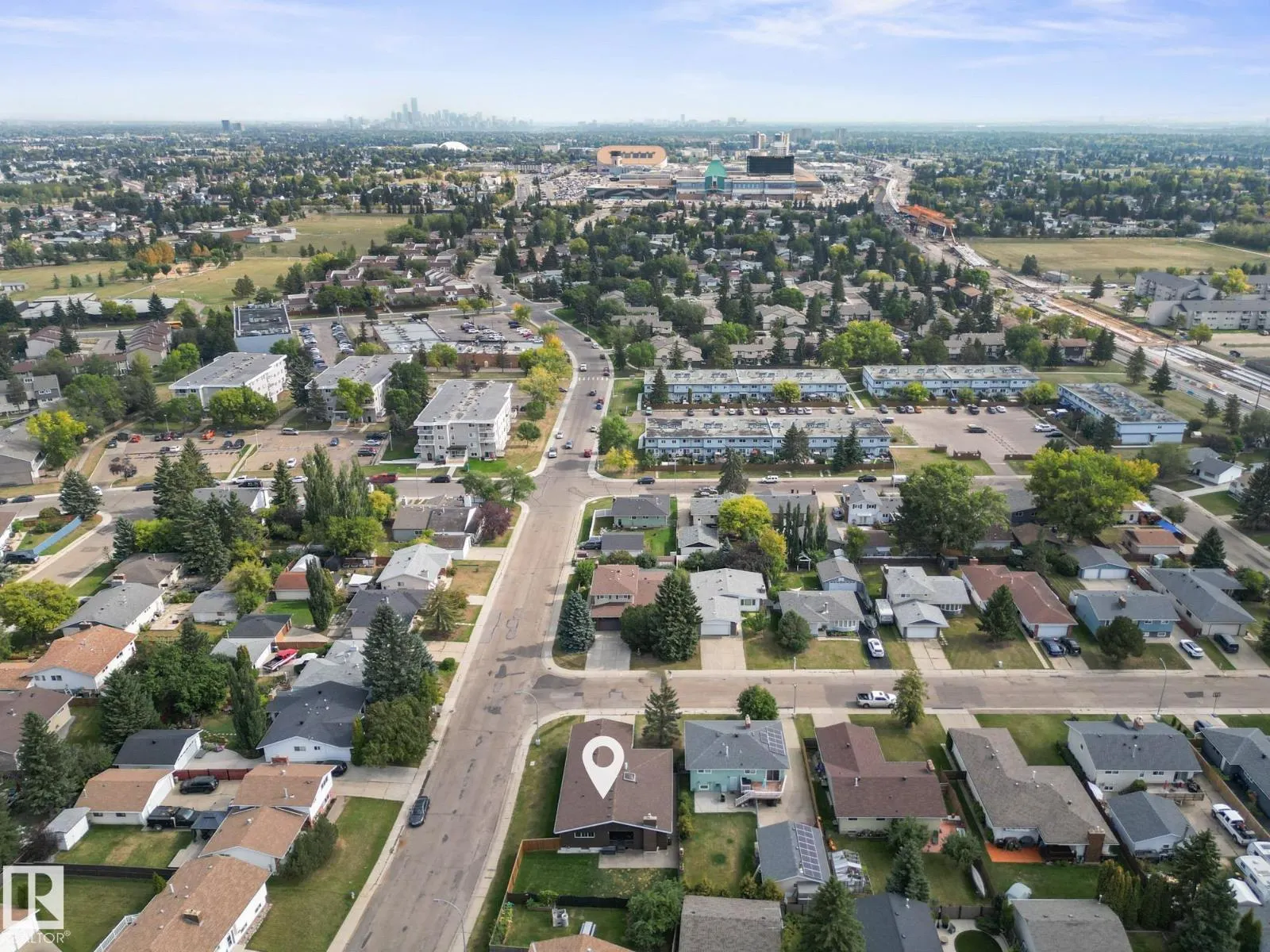 8816 185 ST NW