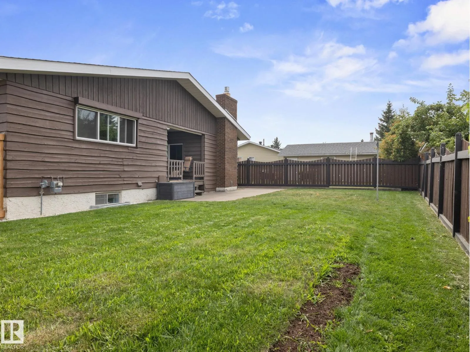 8816 185 ST NW