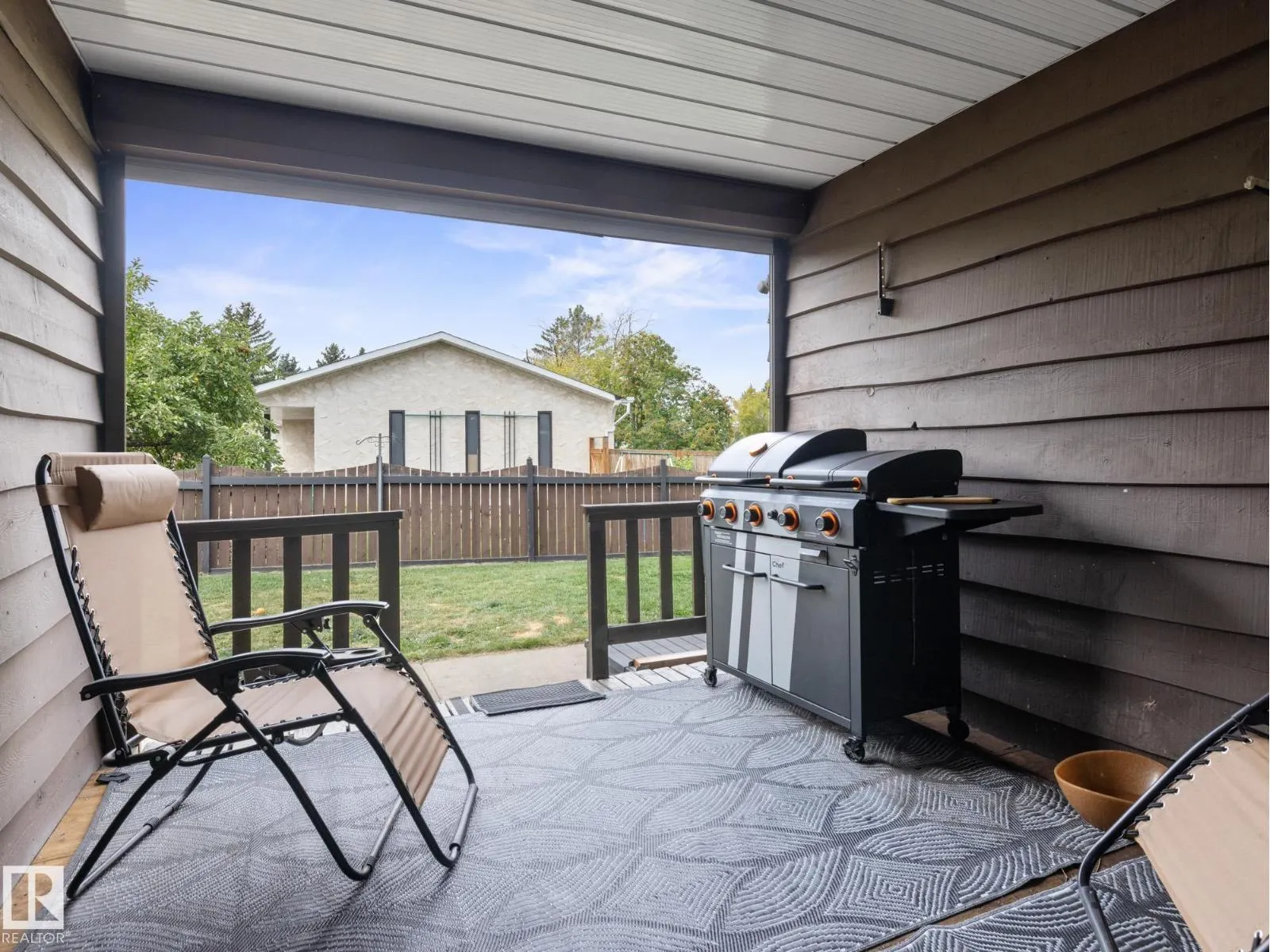 8816 185 ST NW