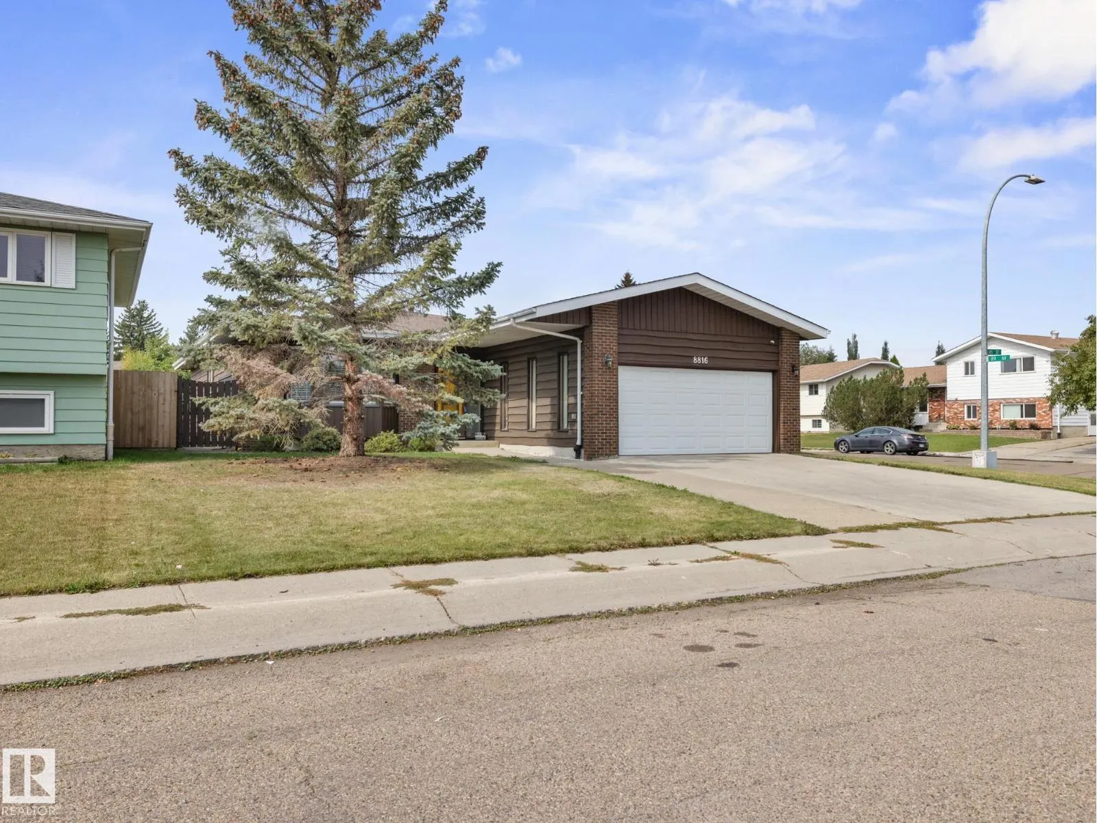 8816 185 ST NW