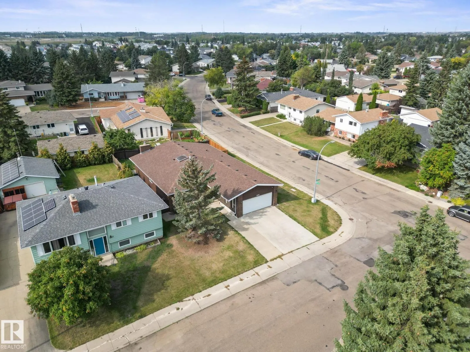8816 185 ST NW