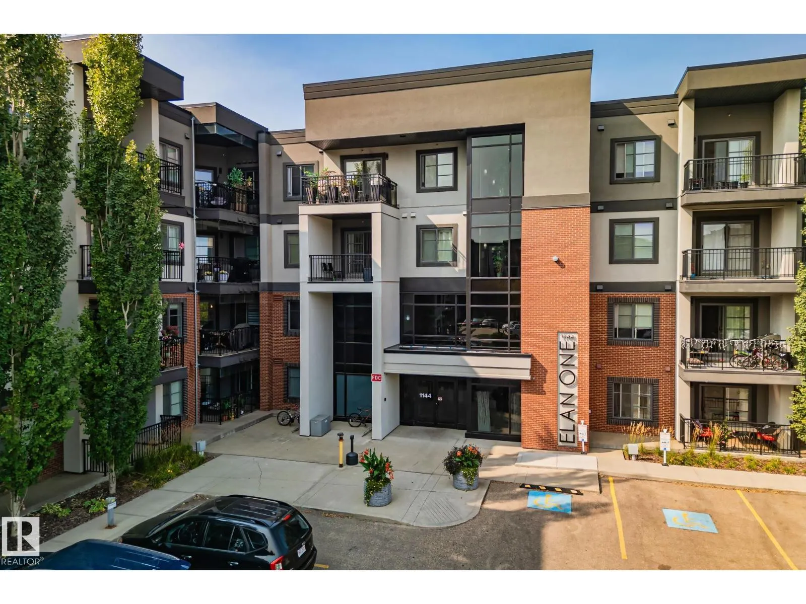 #404 1144 ADAMSON DR SW