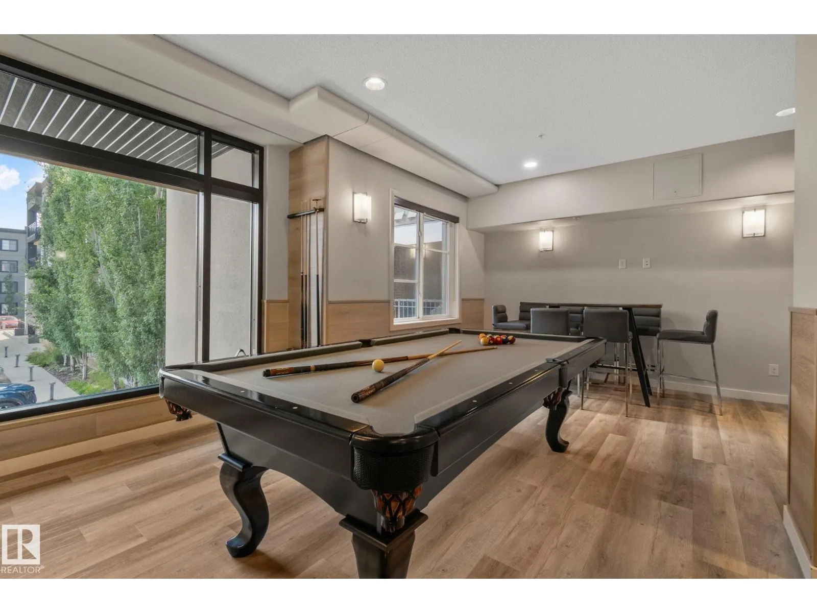 #404 1144 ADAMSON DR SW