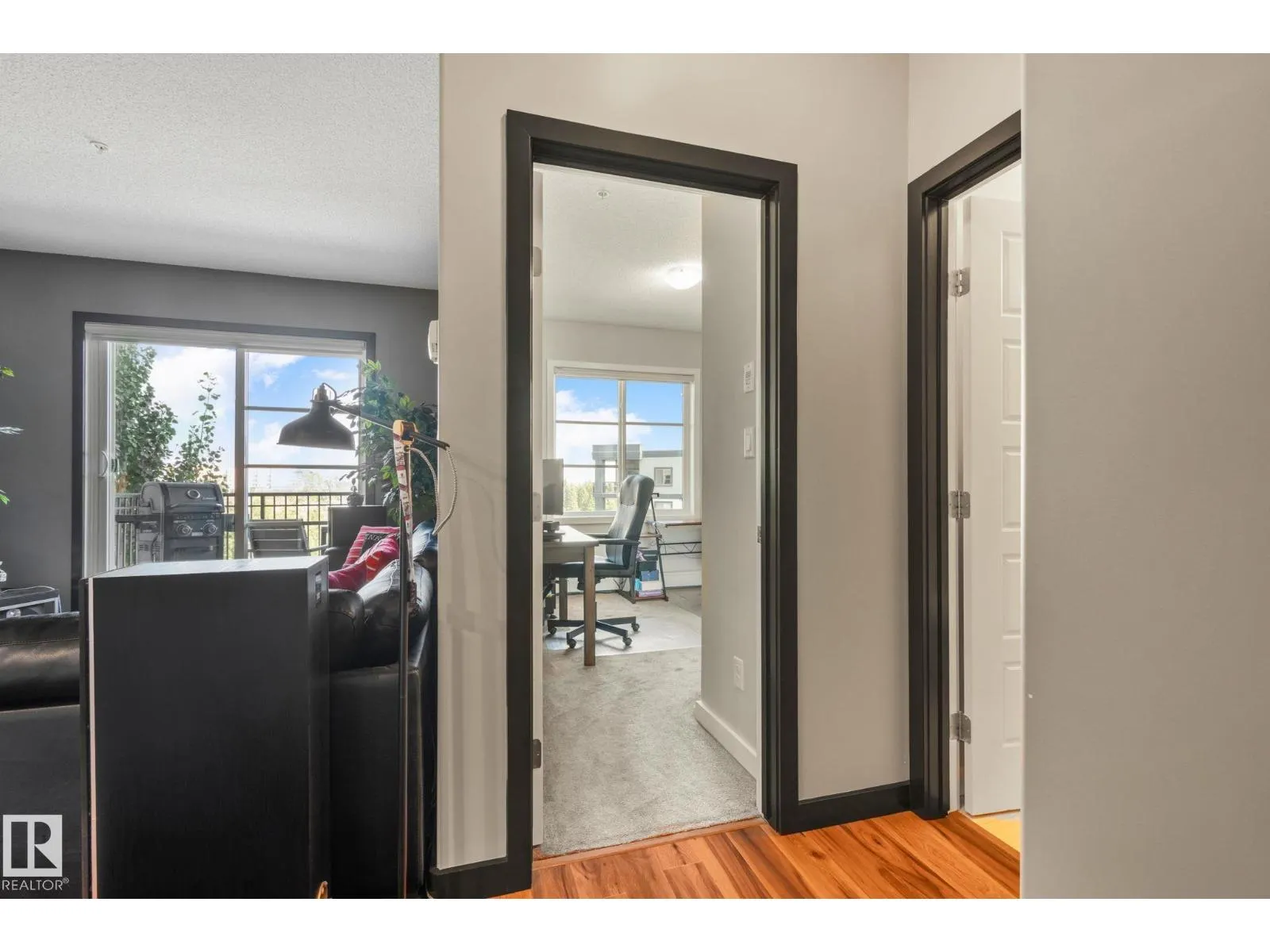 #404 1144 ADAMSON DR SW