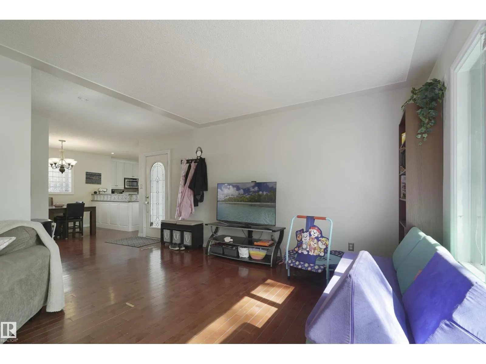 7804 92 AV NW