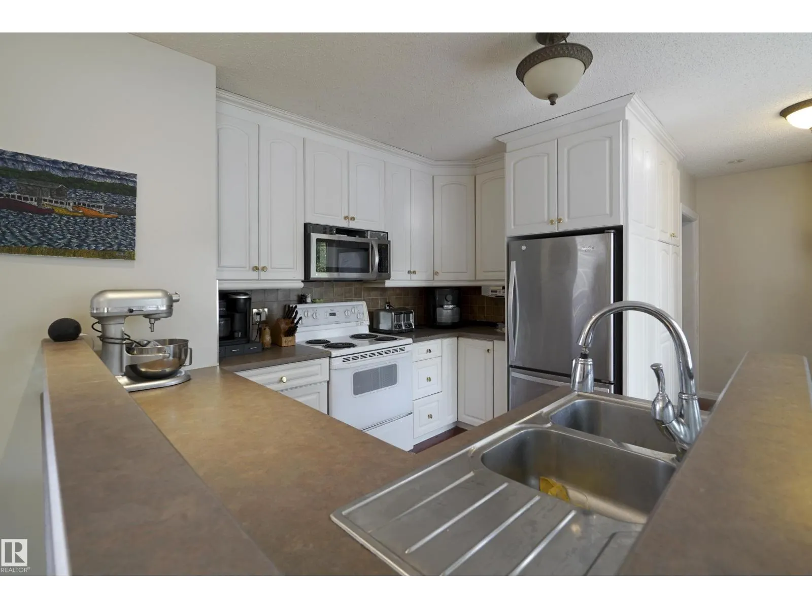 7804 92 AV NW