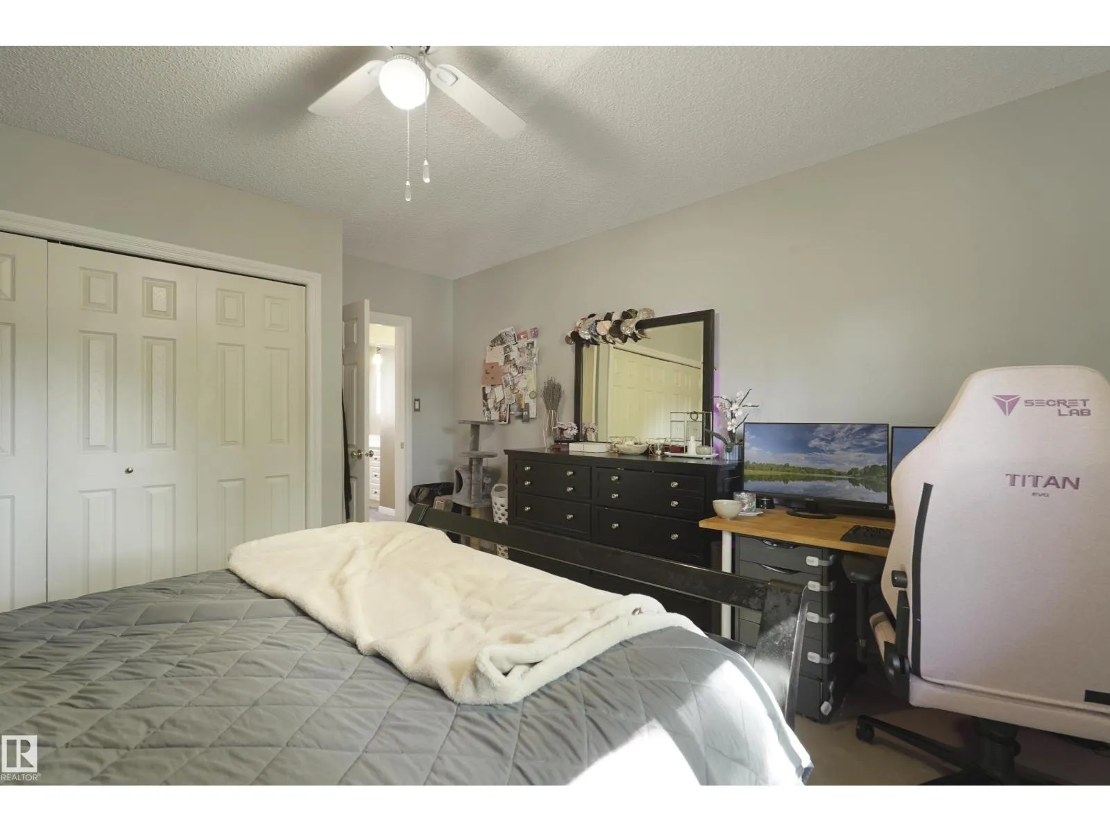 7804 92 AV NW