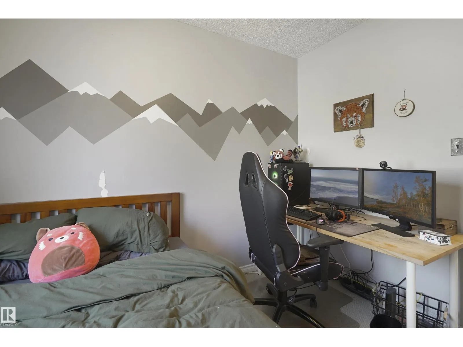 7804 92 AV NW