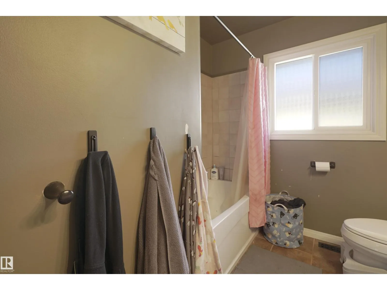 7804 92 AV NW