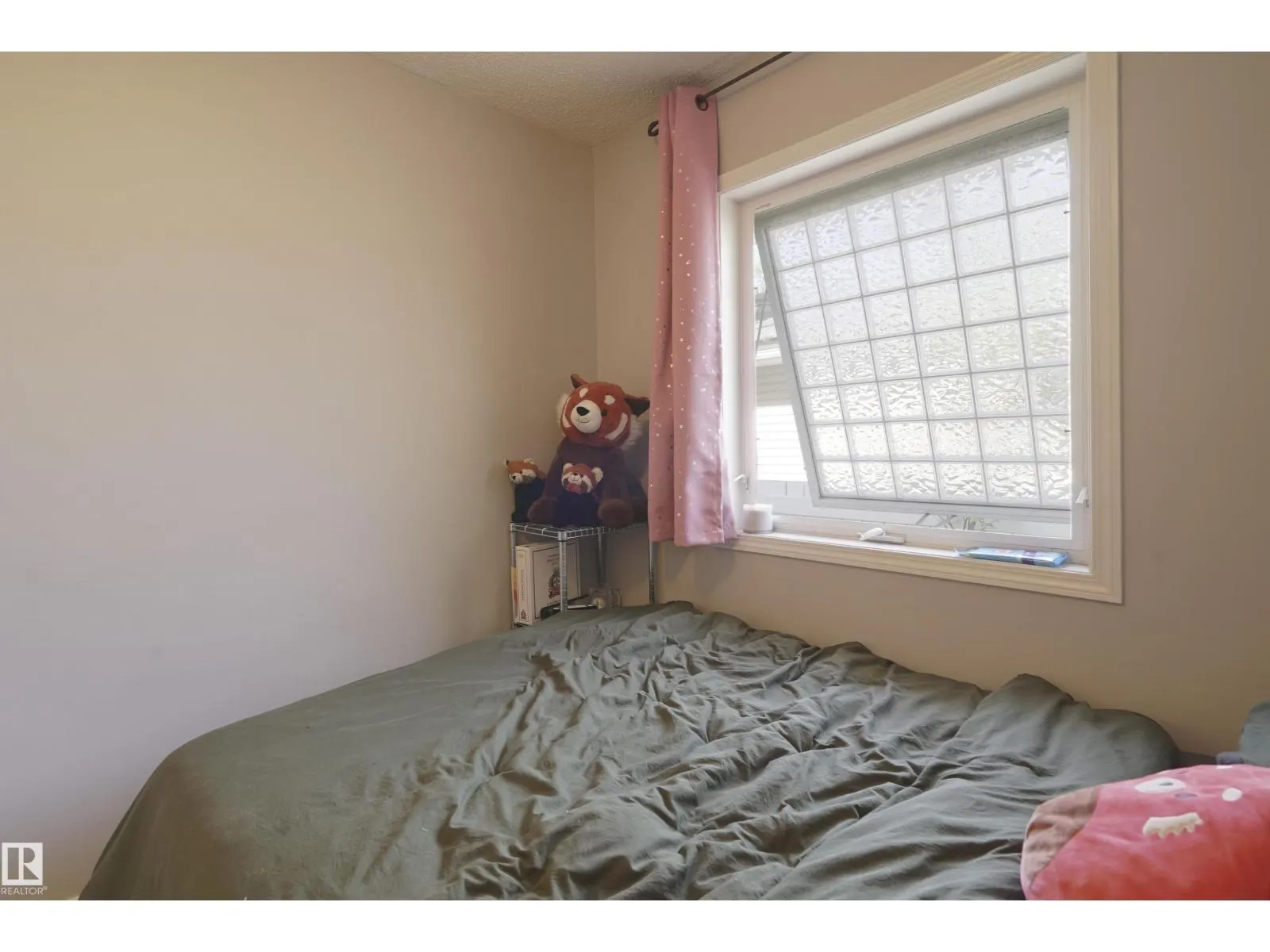 7804 92 AV NW