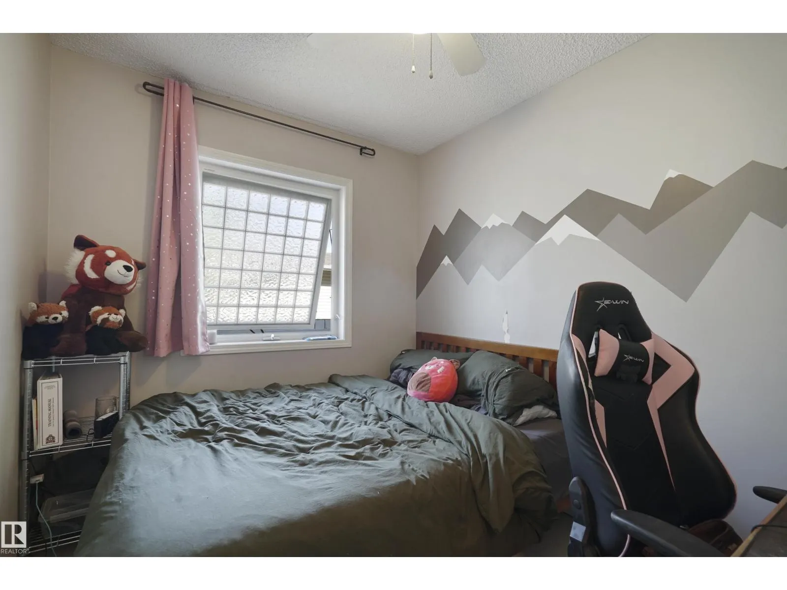 7804 92 AV NW