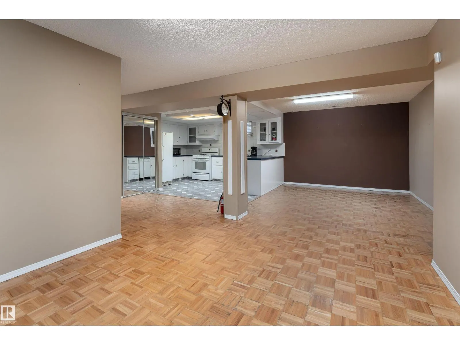 11920 45 ST NW