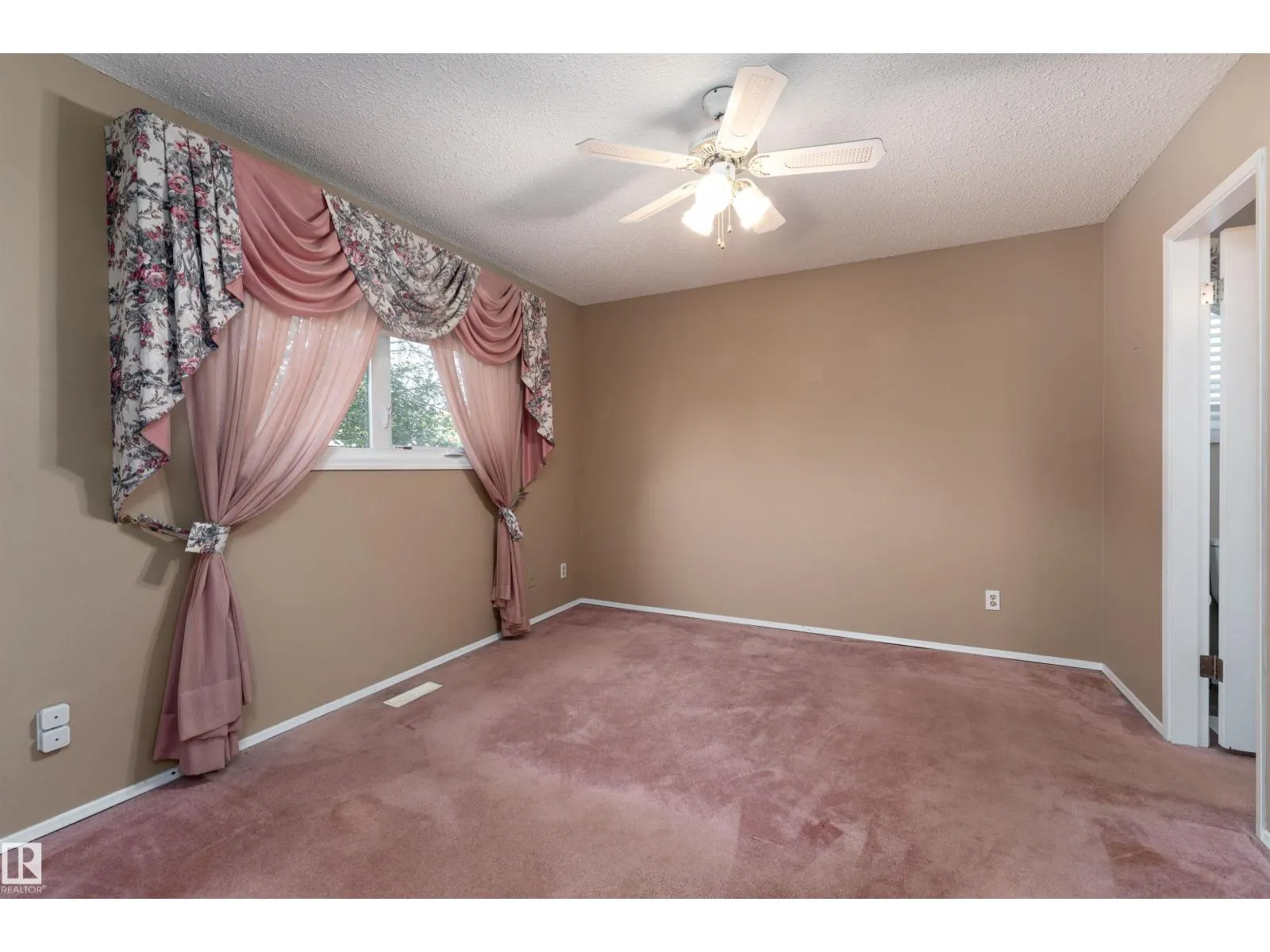 11920 45 ST NW