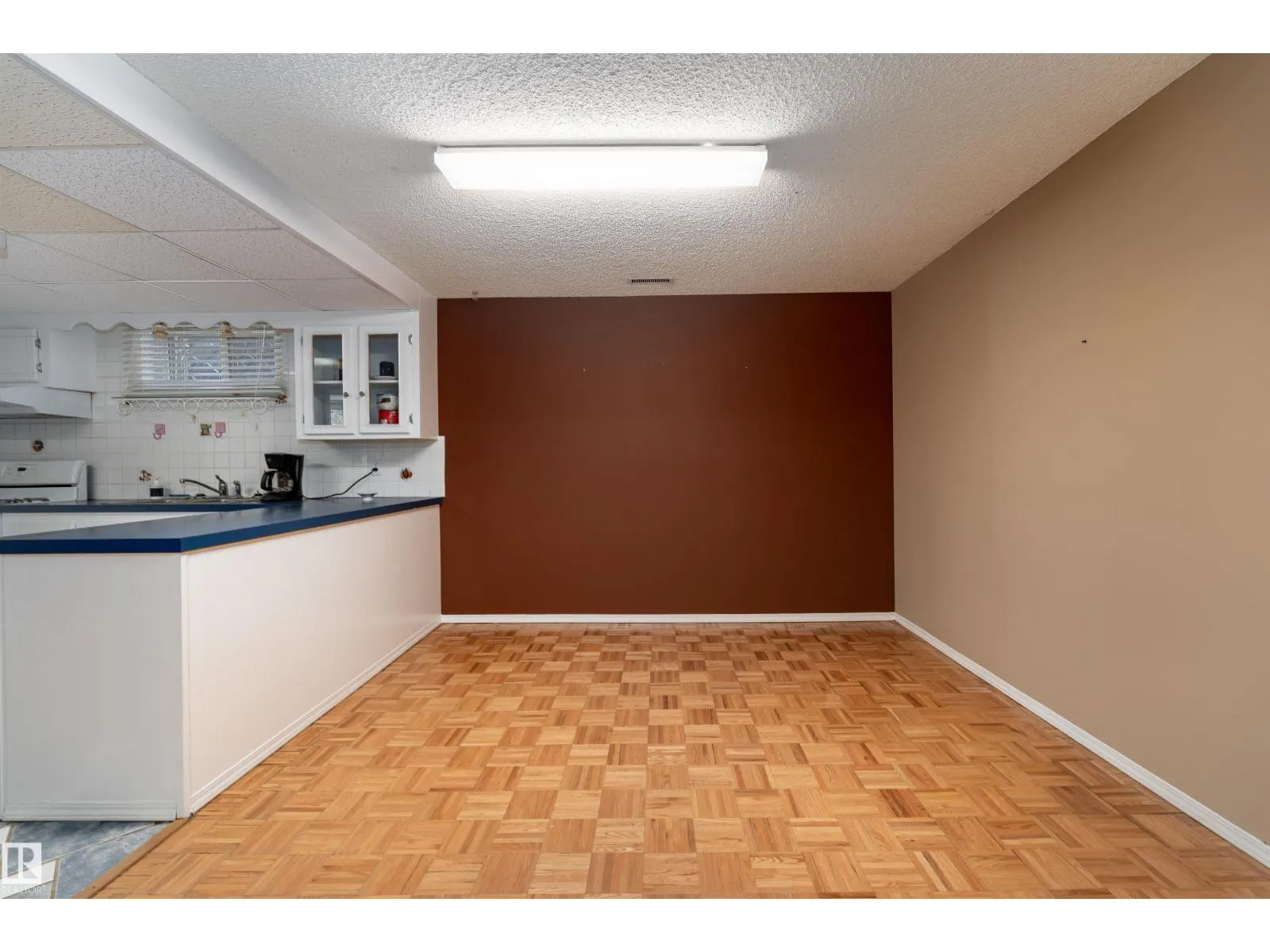 11920 45 ST NW