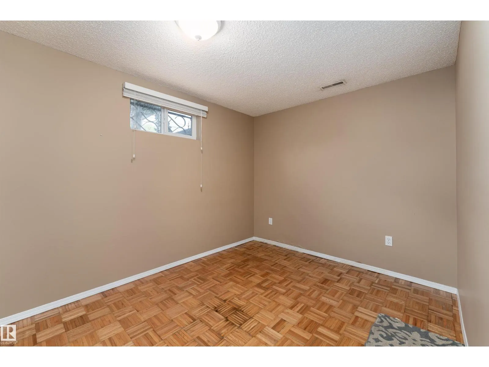 11920 45 ST NW