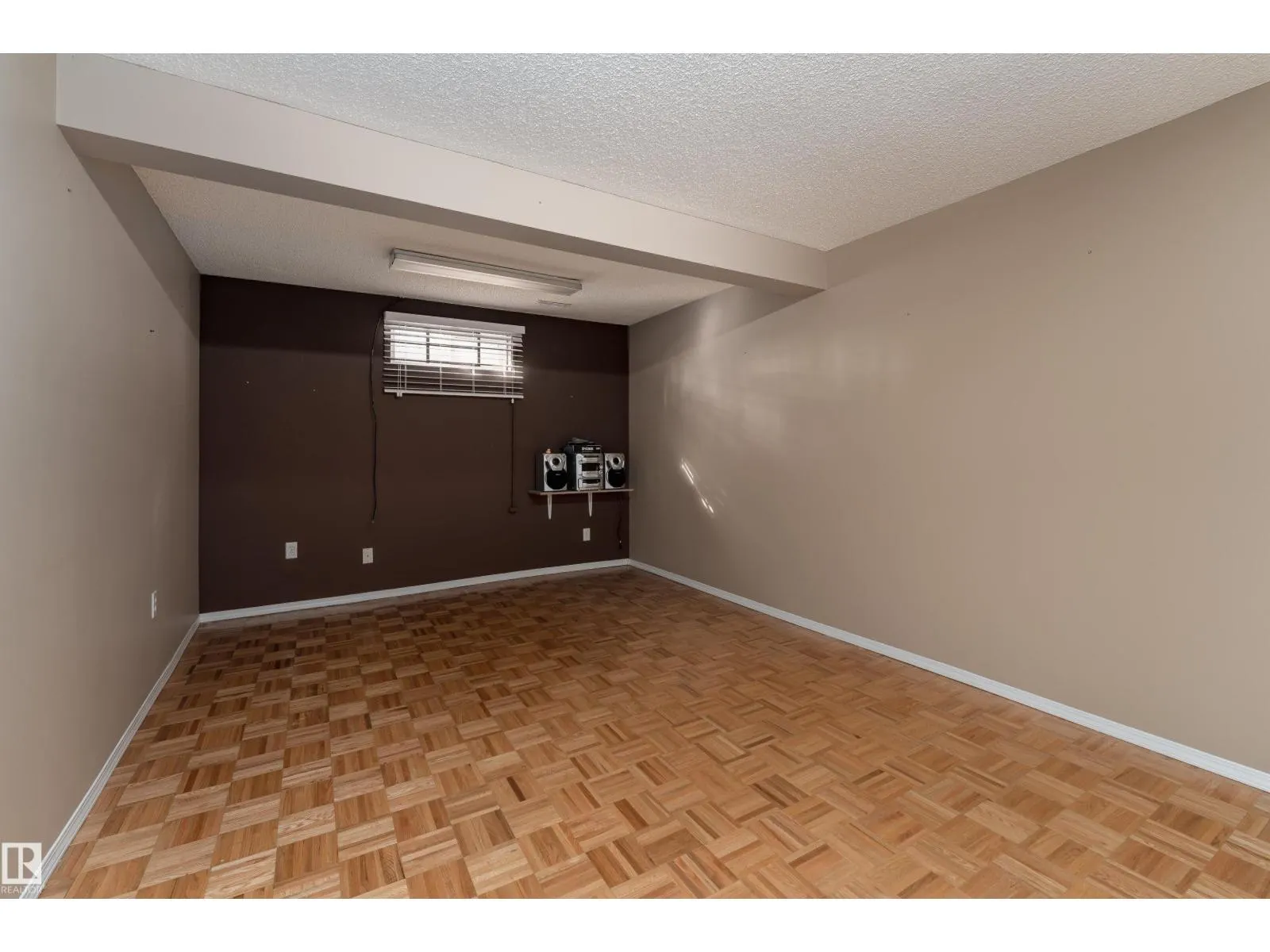 11920 45 ST NW