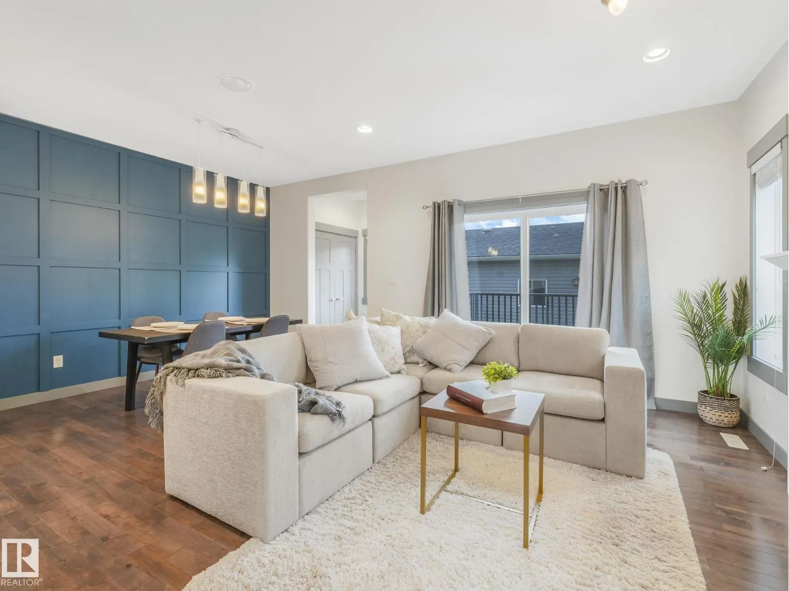 7941 83 AV NW