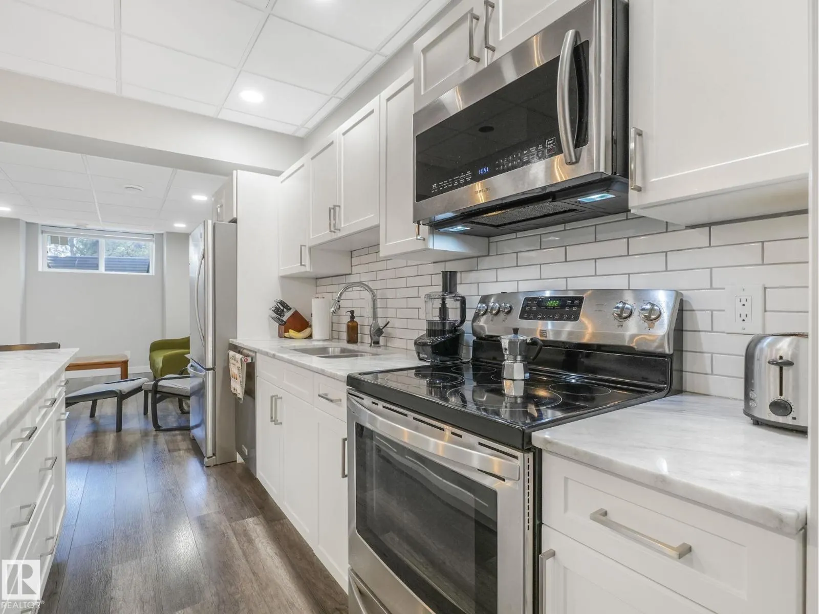 7941 83 AV NW