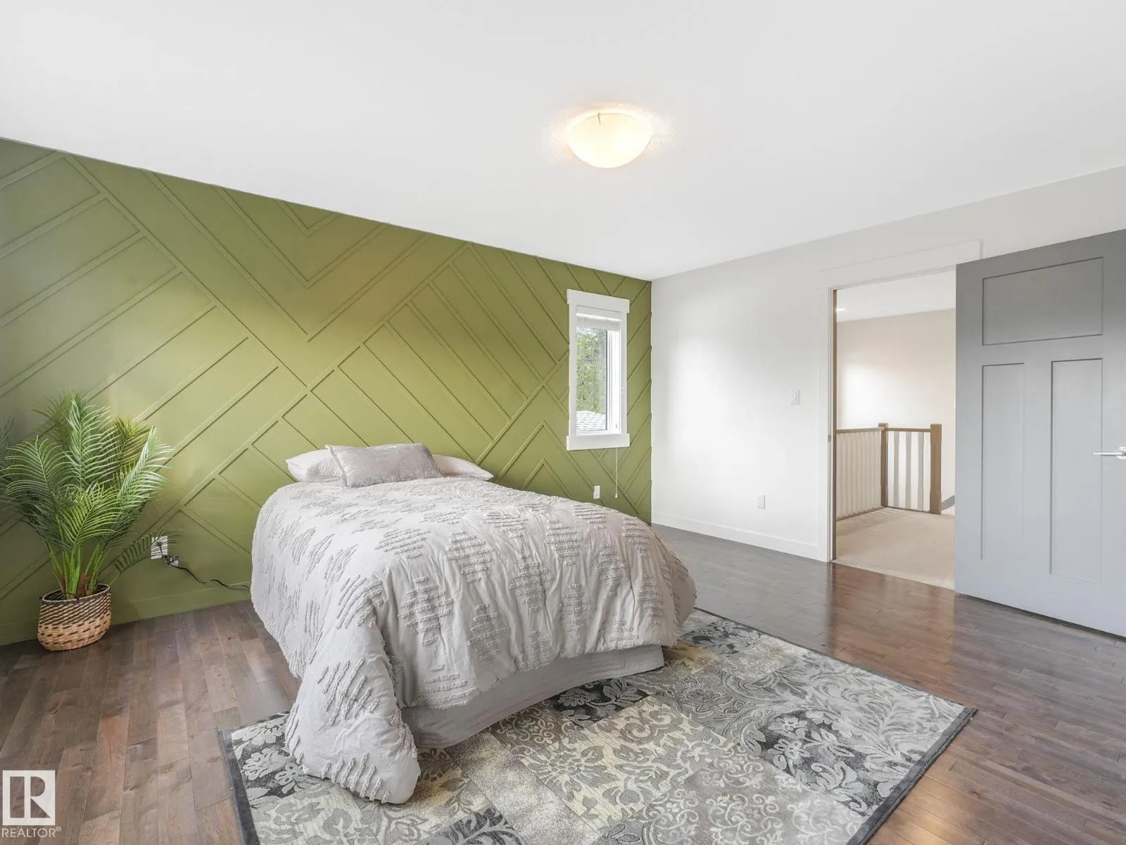 7941 83 AV NW