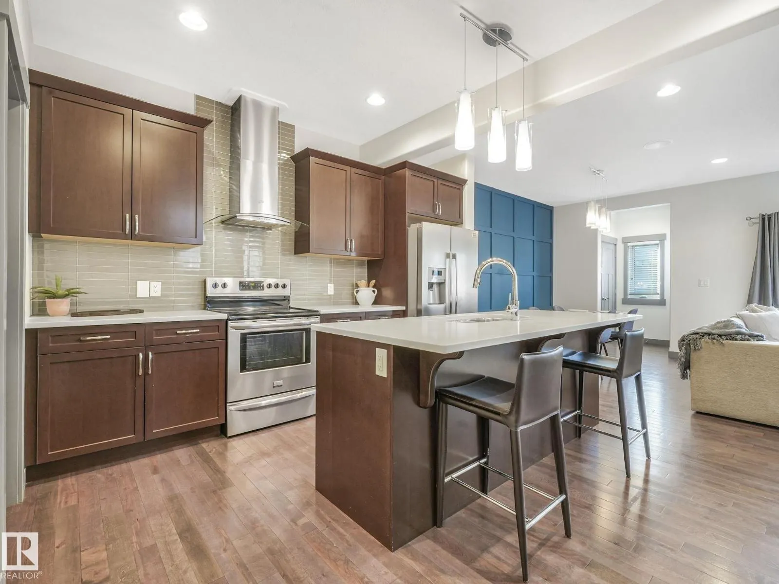7941 83 AV NW