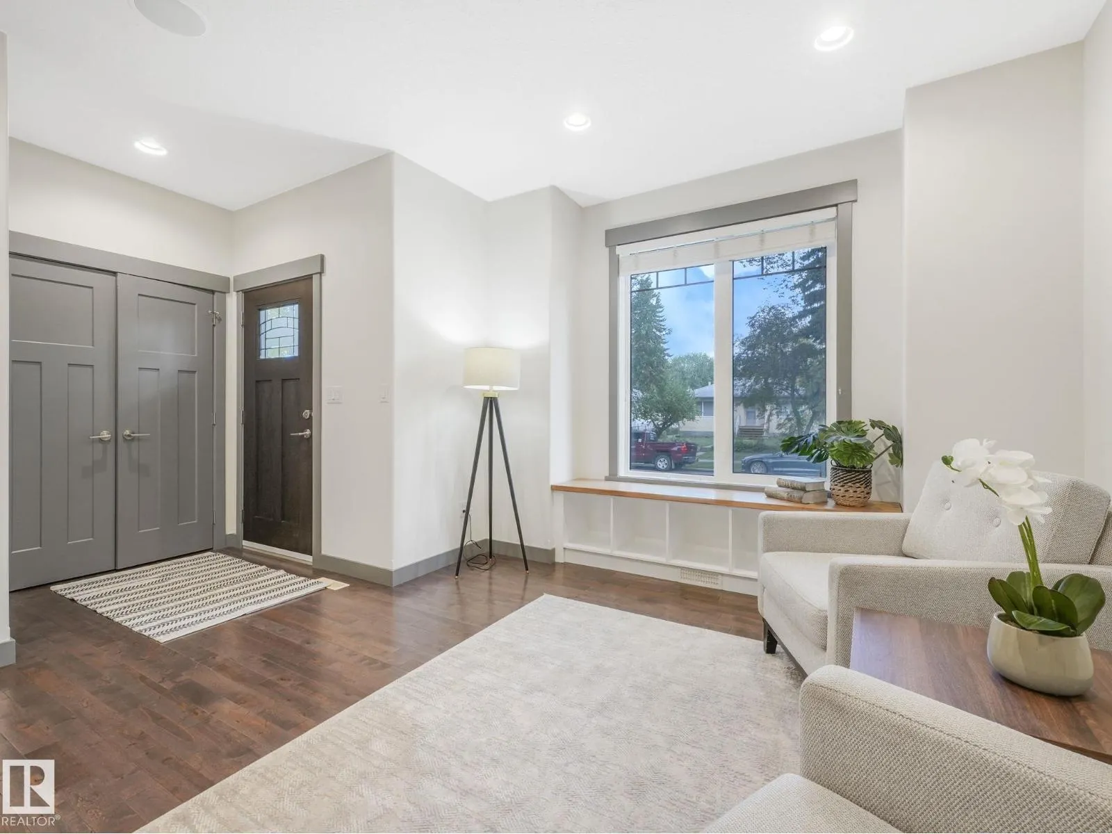 7941 83 AV NW