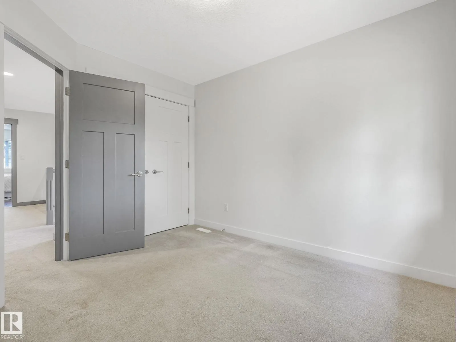 7941 83 AV NW