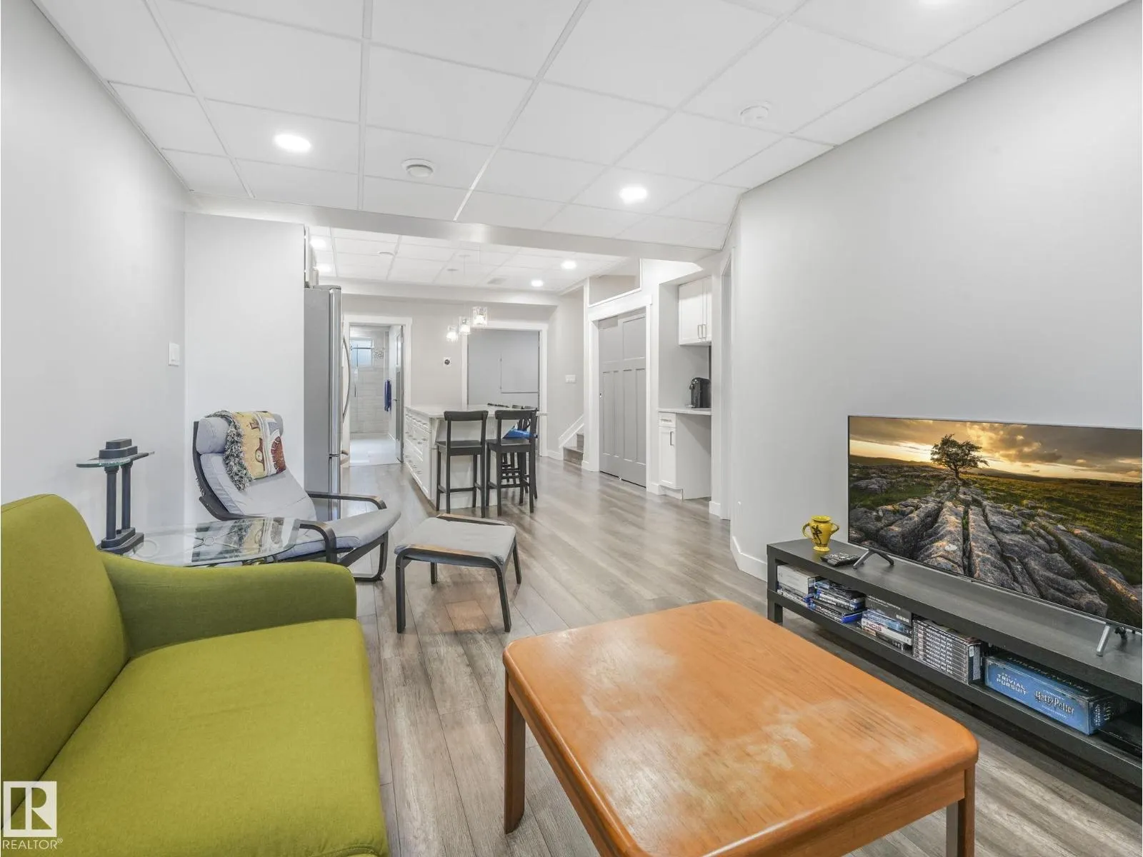 7941 83 AV NW