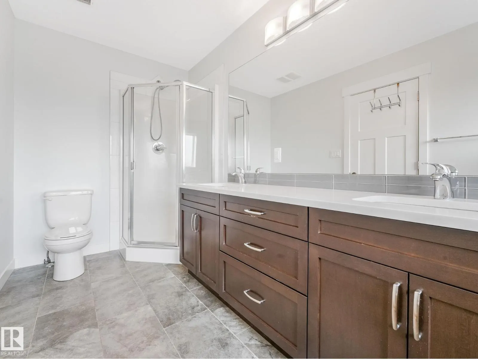 7941 83 AV NW