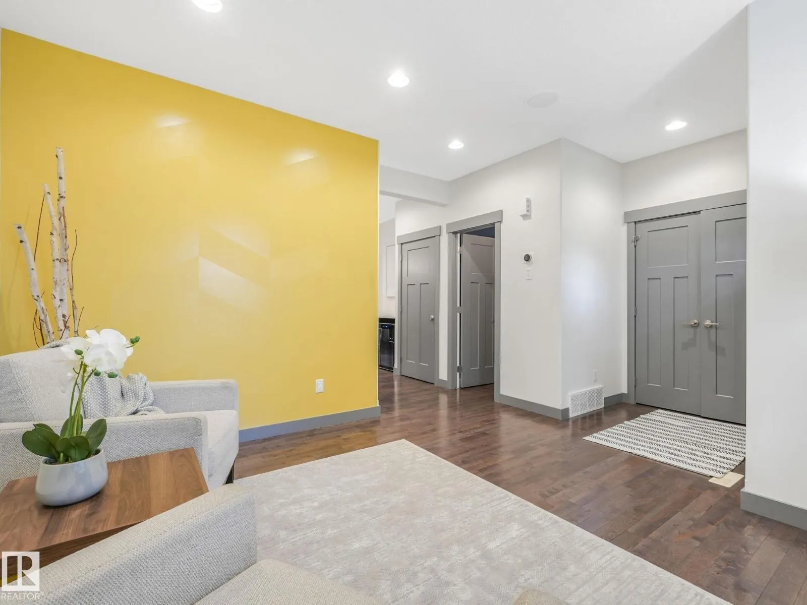 7941 83 AV NW