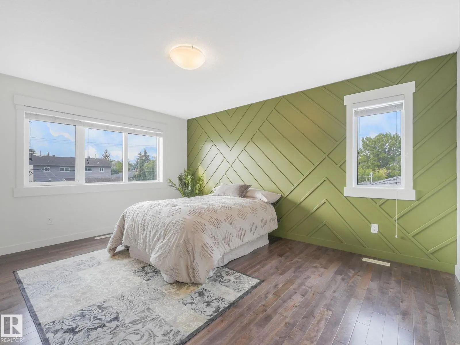 7941 83 AV NW