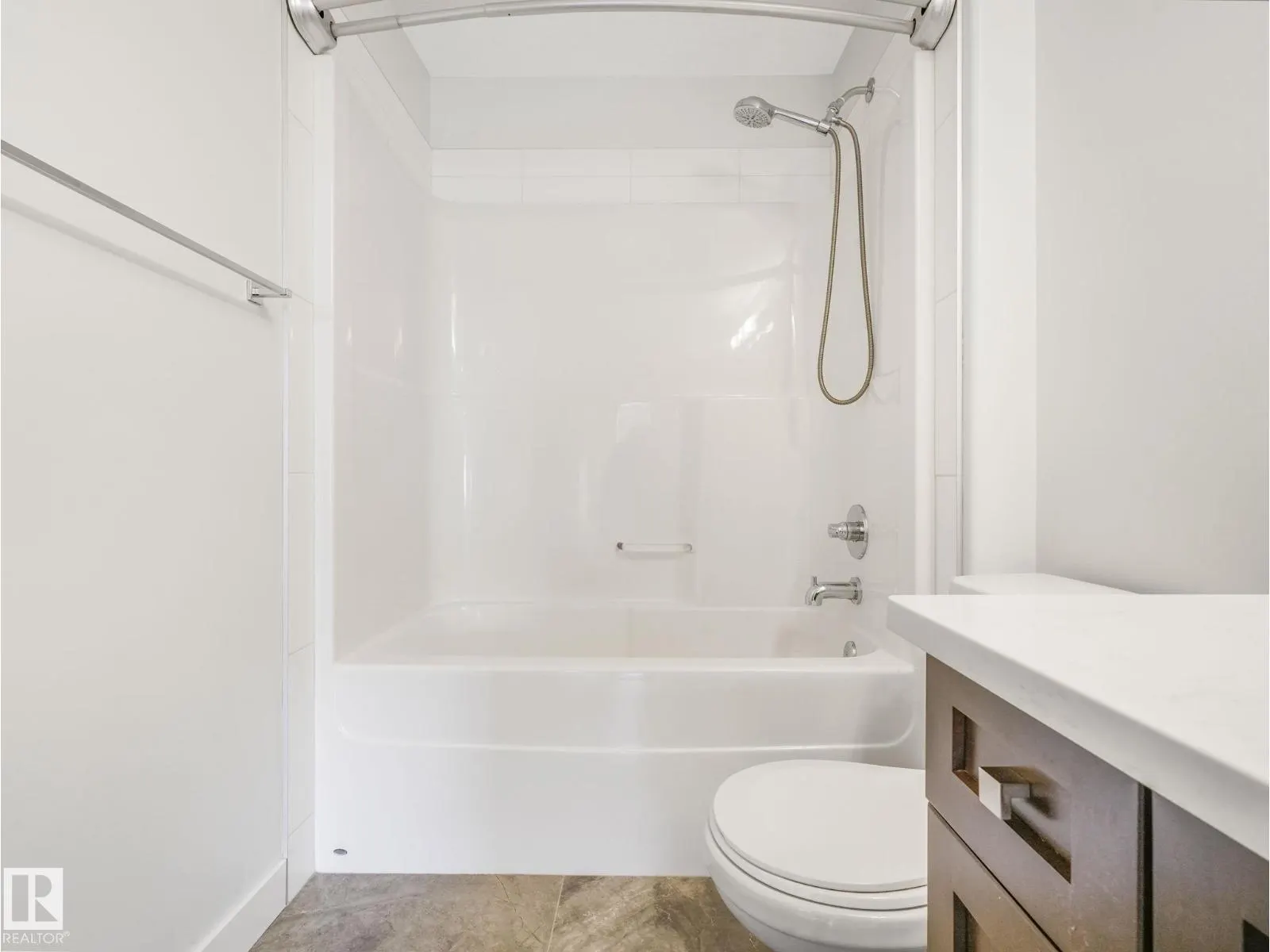 7941 83 AV NW
