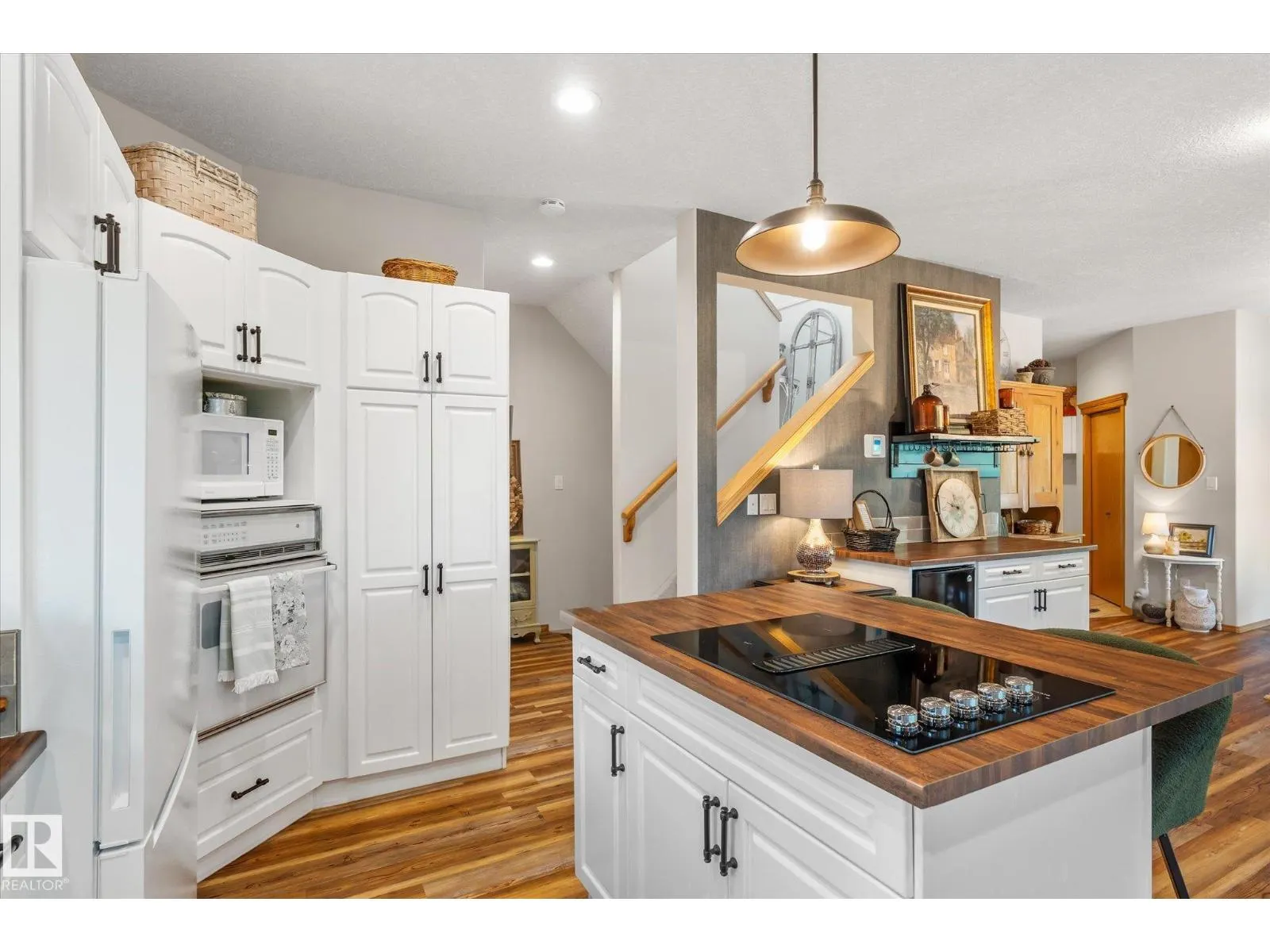 #171 51268 RGE ROAD 204